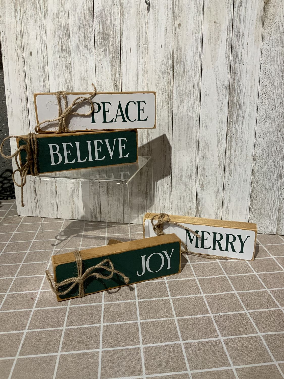 Block Sign, Wood Wrapped Green/White 4 Asst