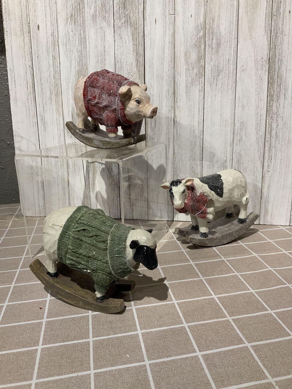 Figurine, Farm Animals Cow/Pig/Sheep Winter Wear