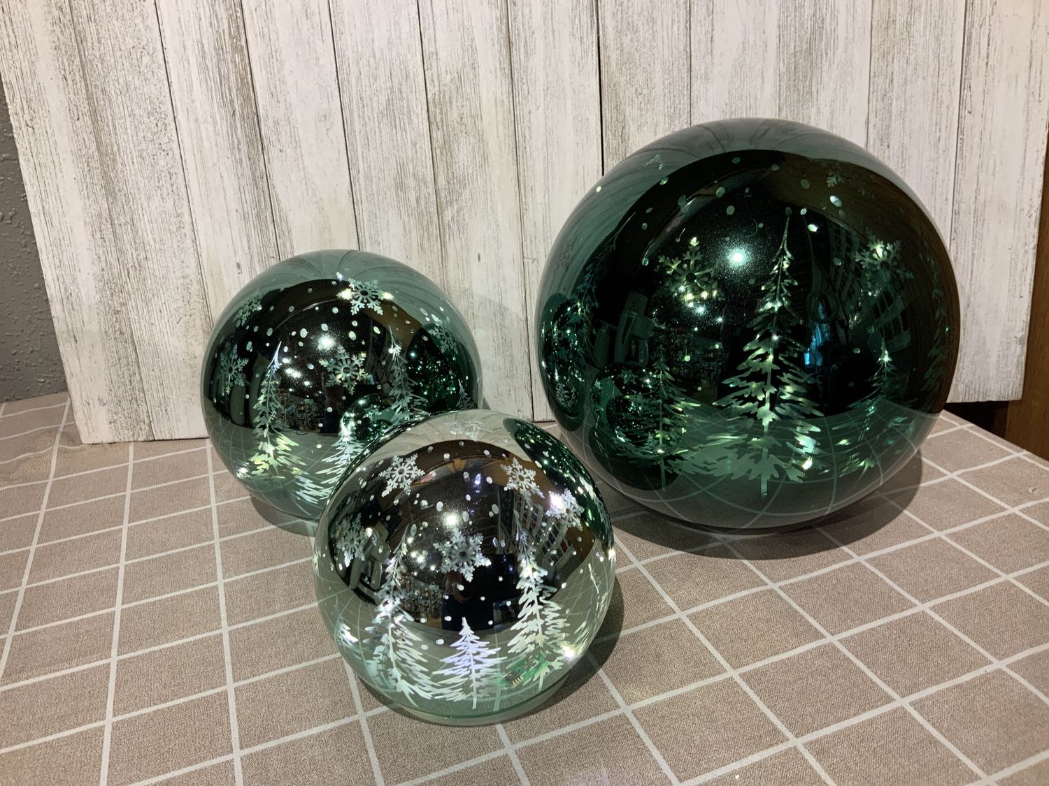 Globe, LED Emerald Set/3 4" 5" 7"