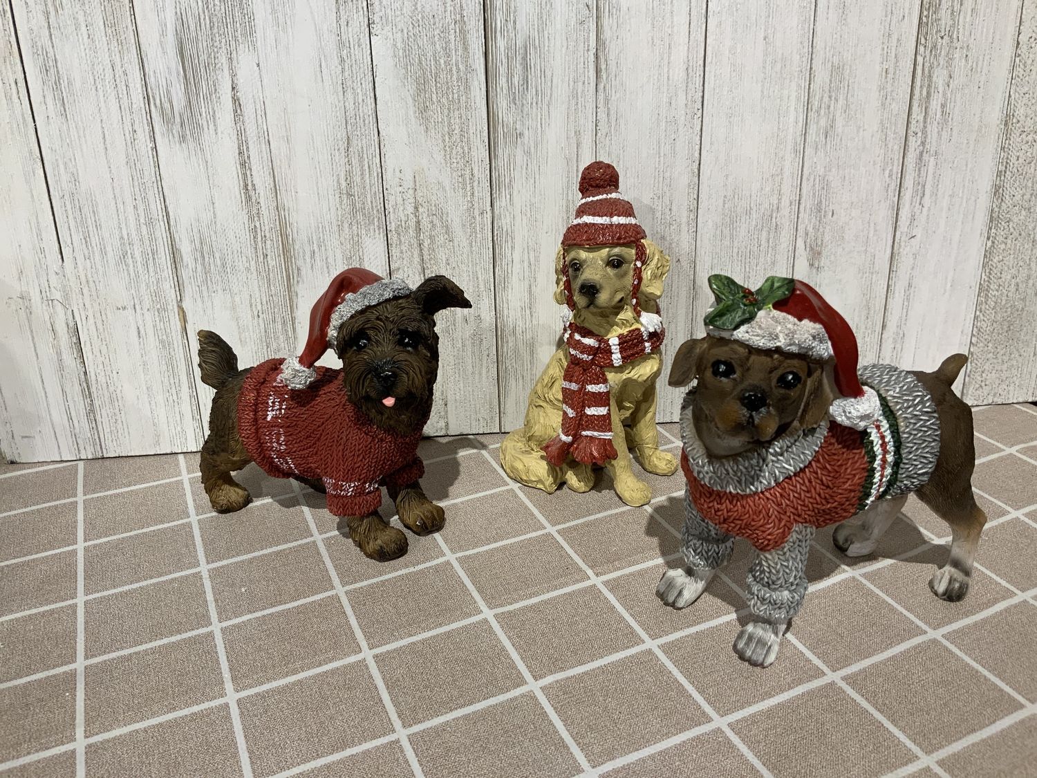 Figurine, Winter Dog 3 Asst