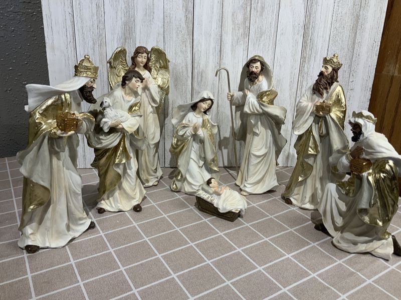 Nativity, Gold/Ivory 8pc.