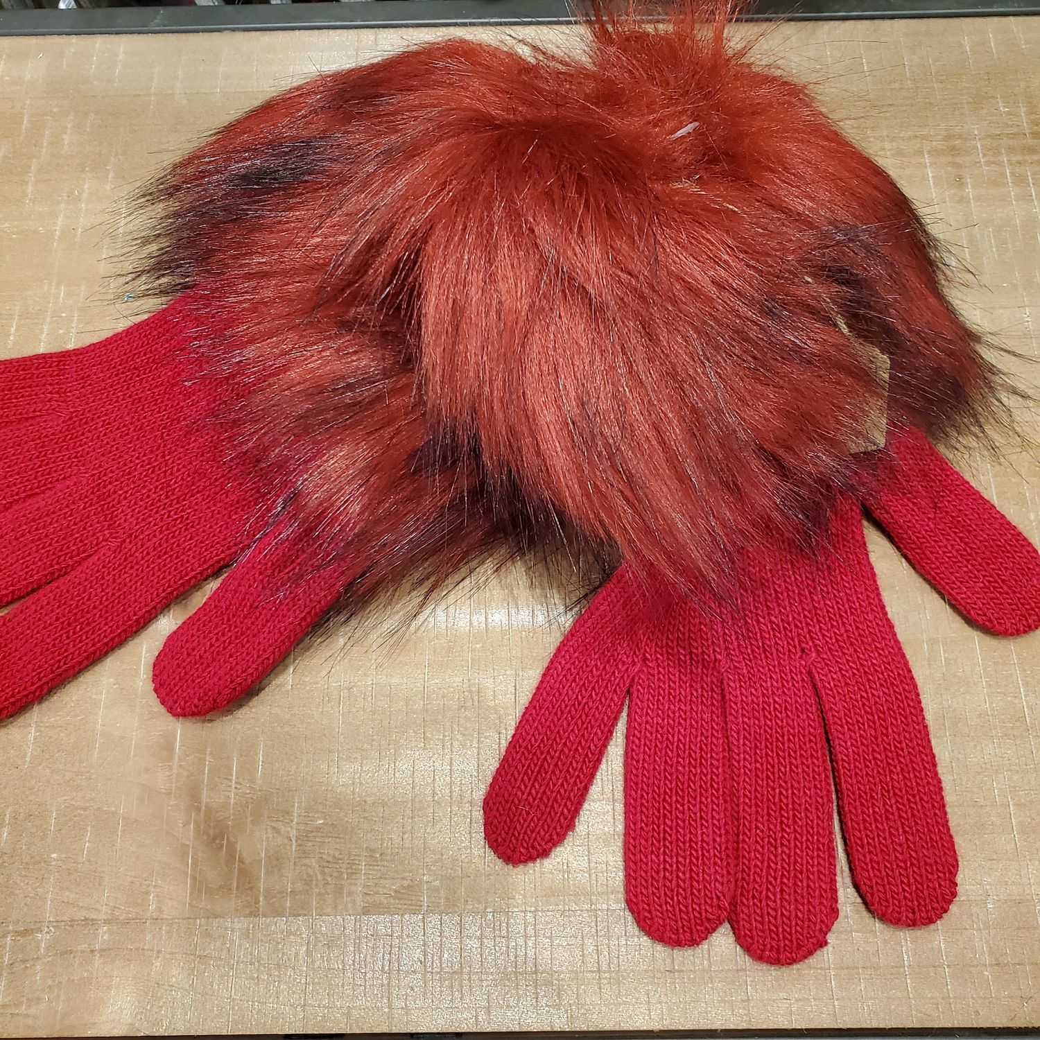 Women's Glove, Faux Fur Cuff Crimson