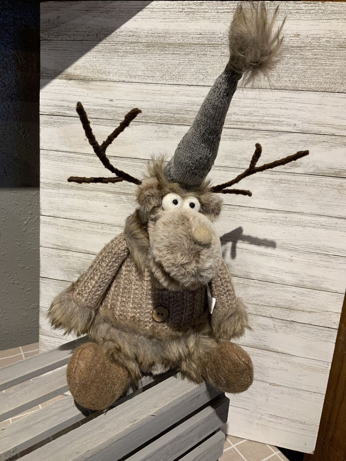 Moose, Hazel Brown Sitter