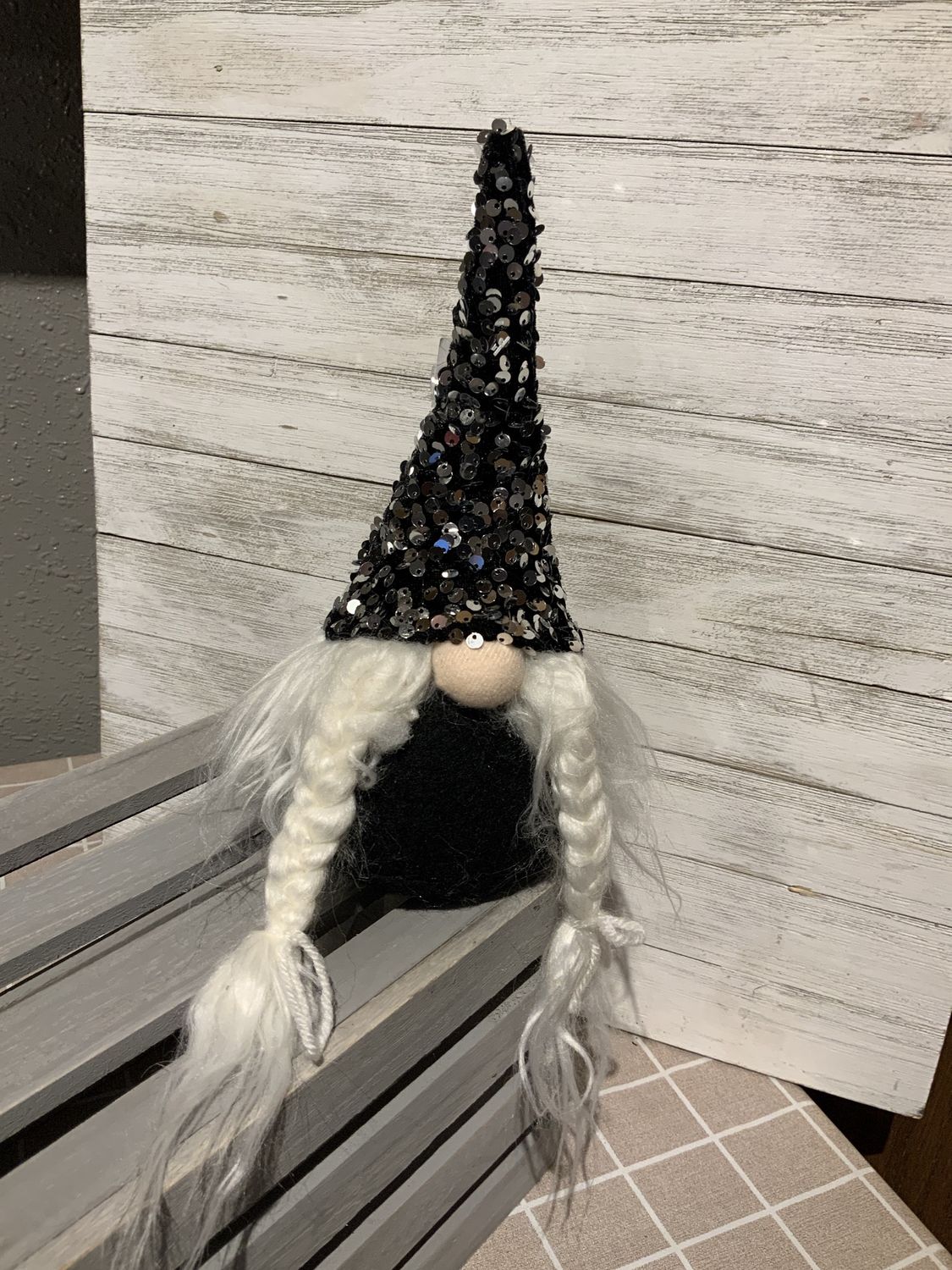 Gnome, Mr. &amp; Mrs. Sequin black