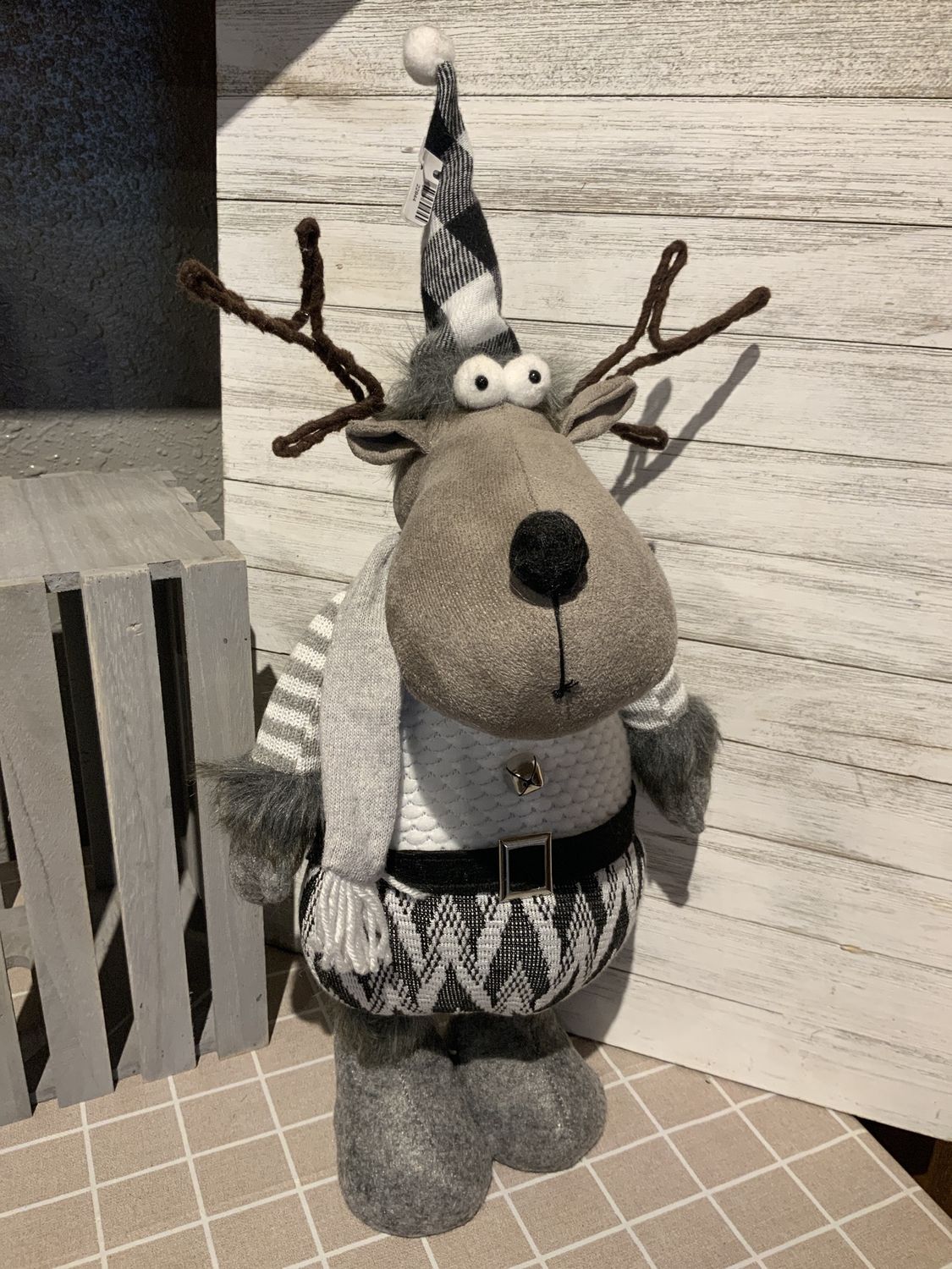 Moose, Plump Sweater stander
