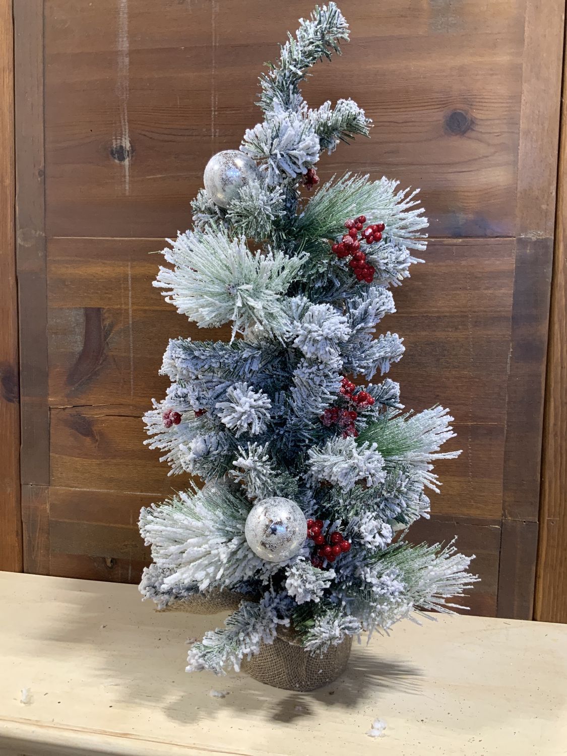 Tree, Snow Berry Flocked Xmas w/Ornaments