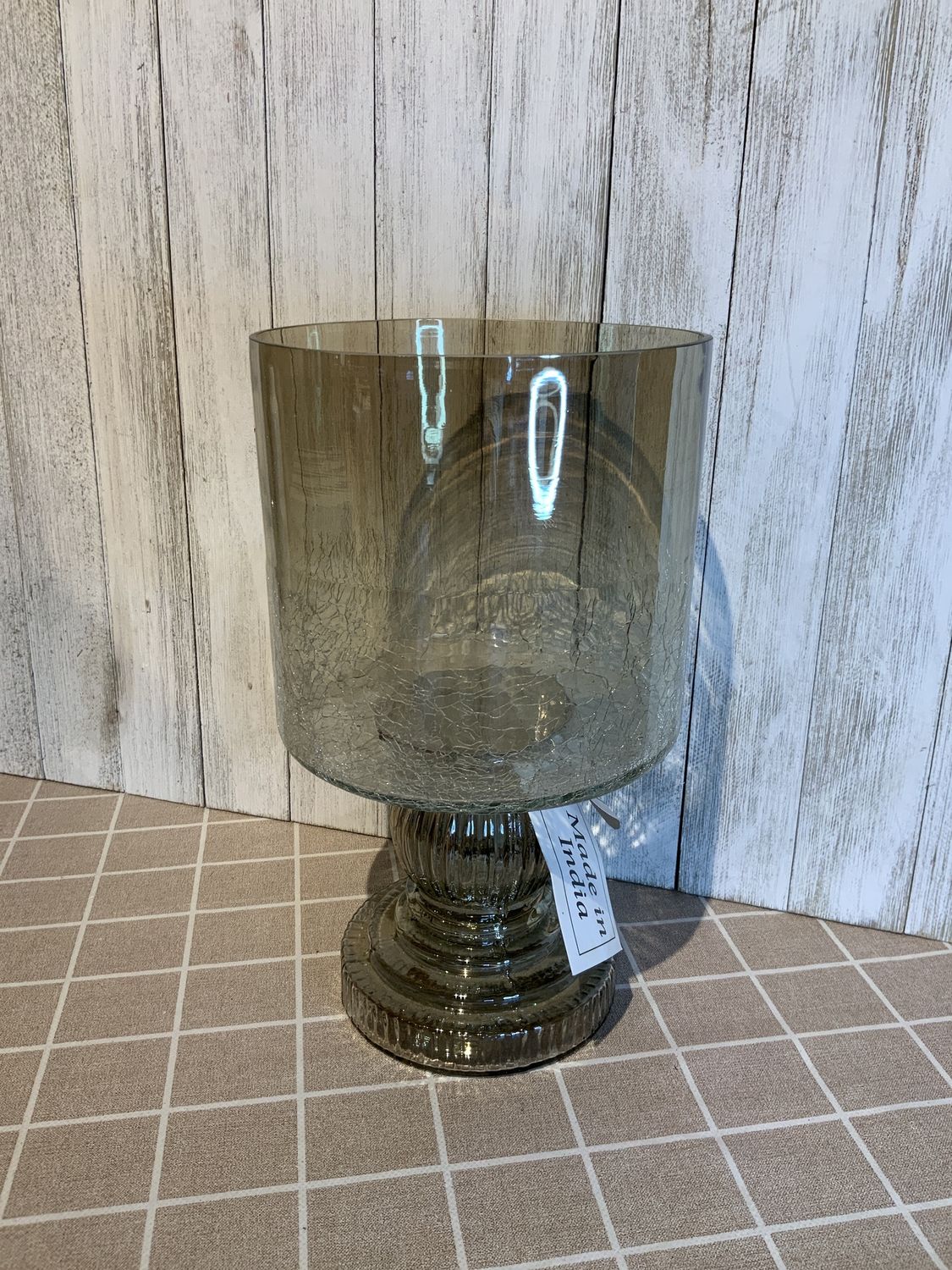 Hurricane, Glass pedistal crackle