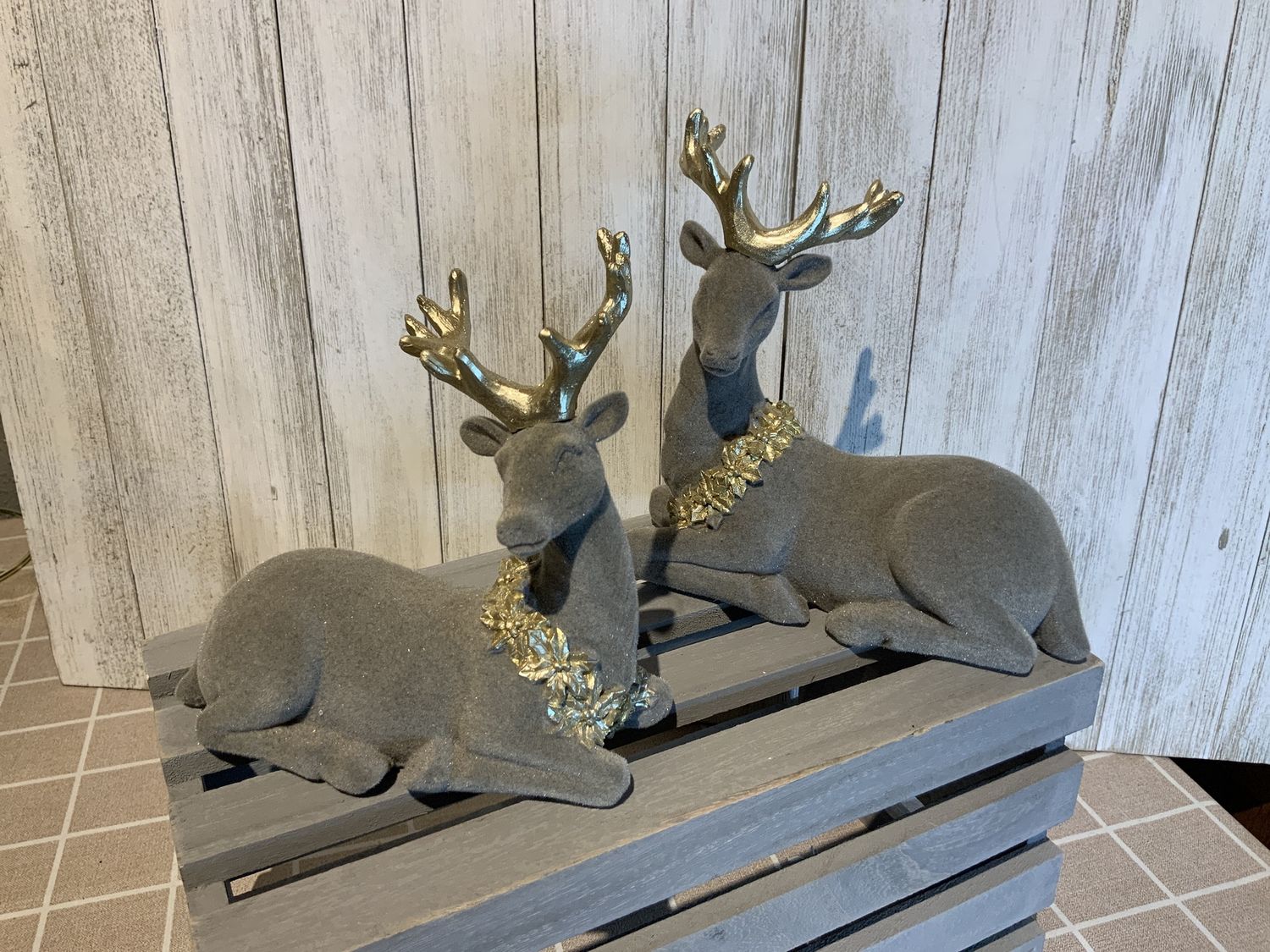 Deer, Gray Flocked w/Gold Accent Sitting Set/2