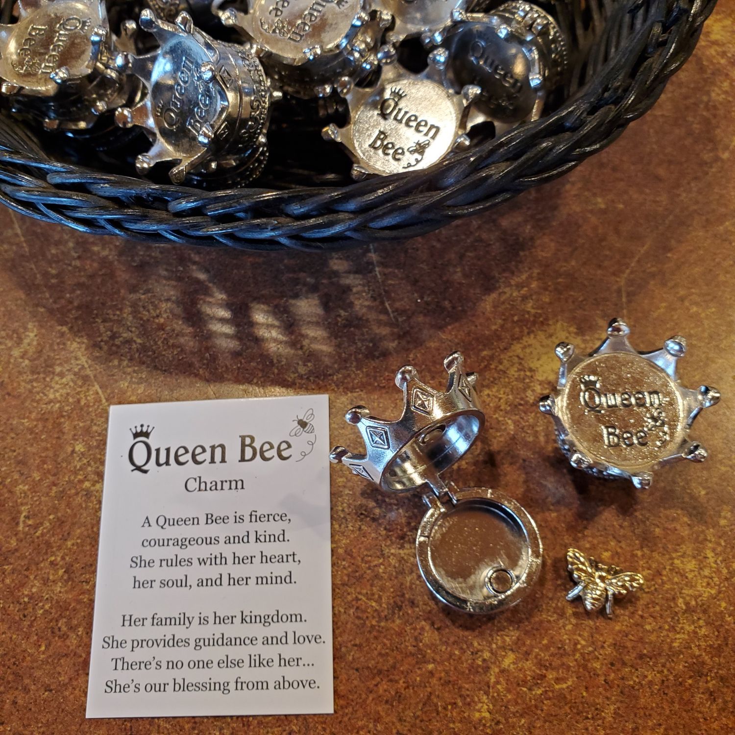 Pocket Charm, Queen Bee