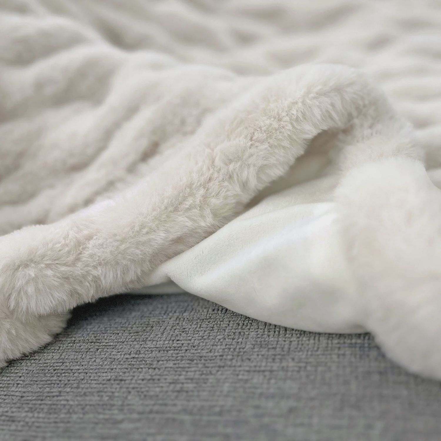 Throw, Mallow Faux Fur Coconut 50x60