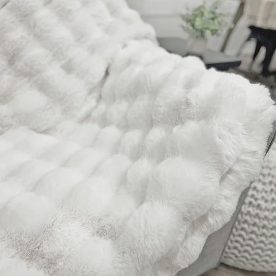Throw, Cubby Faux Fur White 50x60