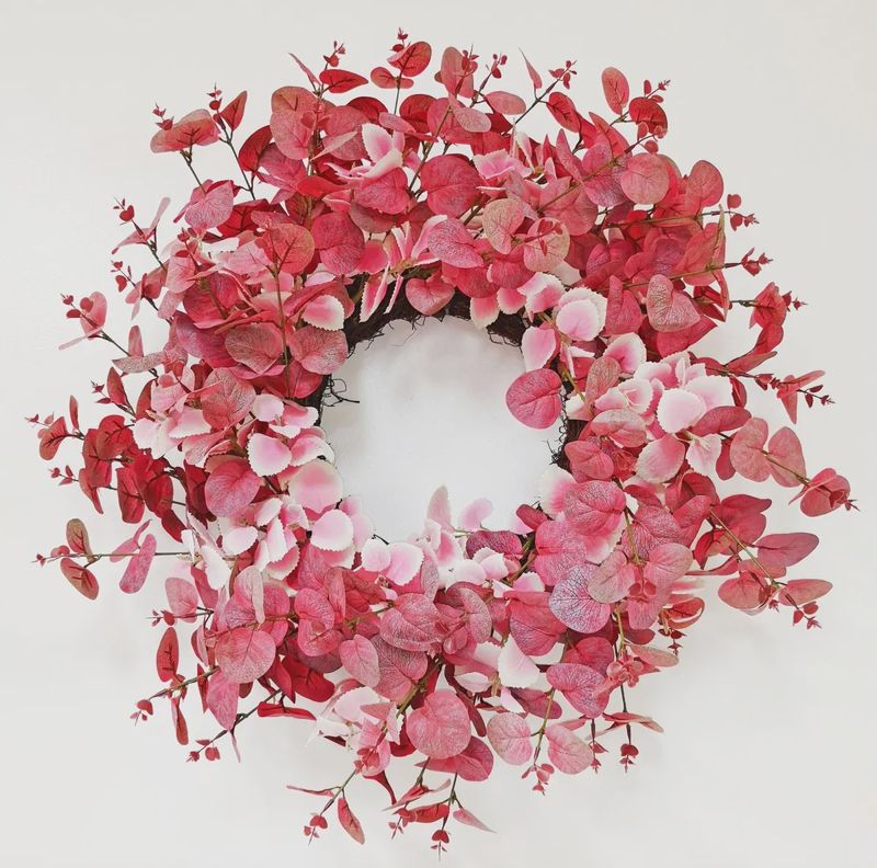 Wreath, 24&quot; Eucalyptus Berry Color