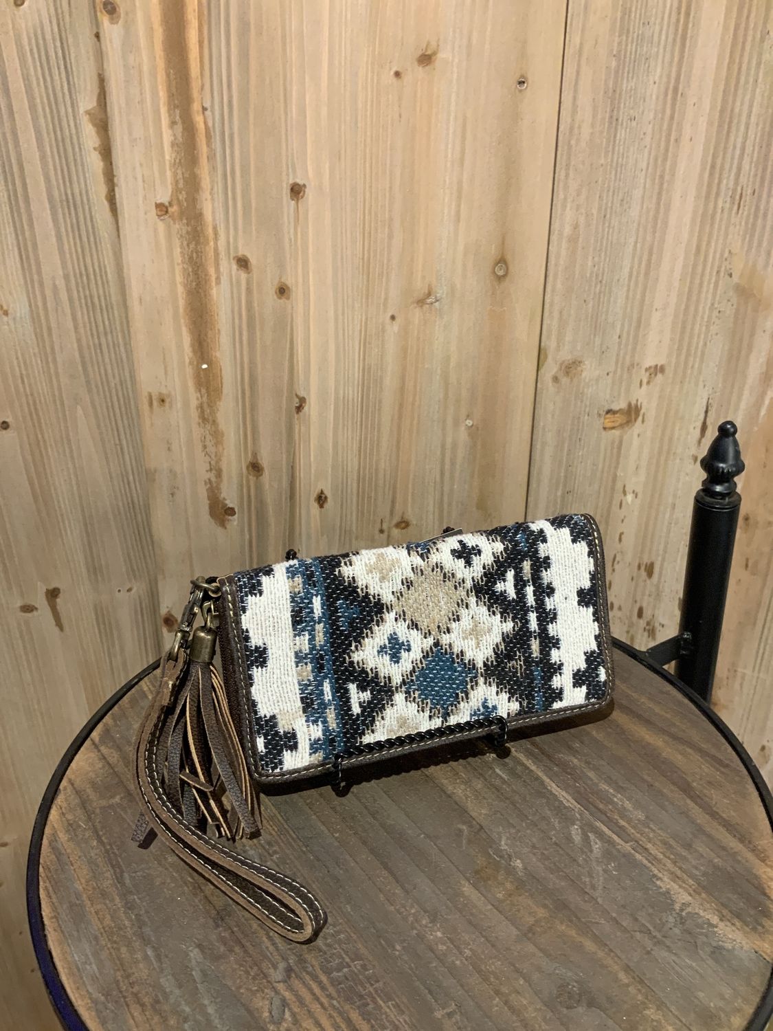 Wallet, Sand of the Sea