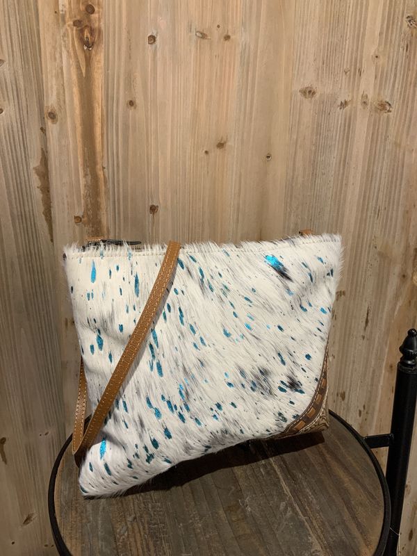 Hairon Bag, Crowd Hero