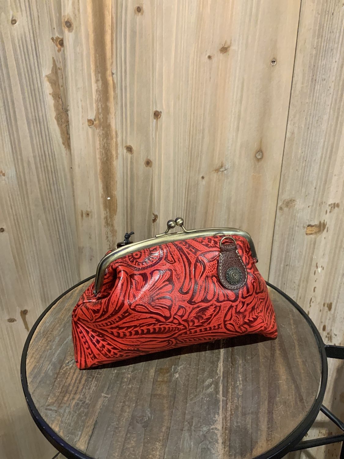 Wallet, Brattice