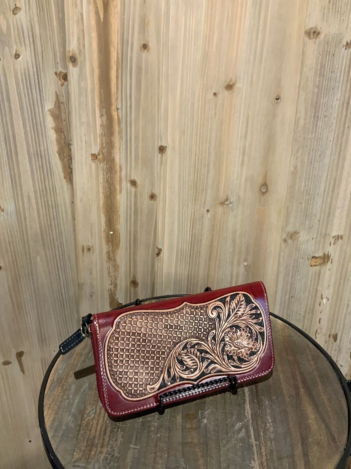 Wallet, Oddball red