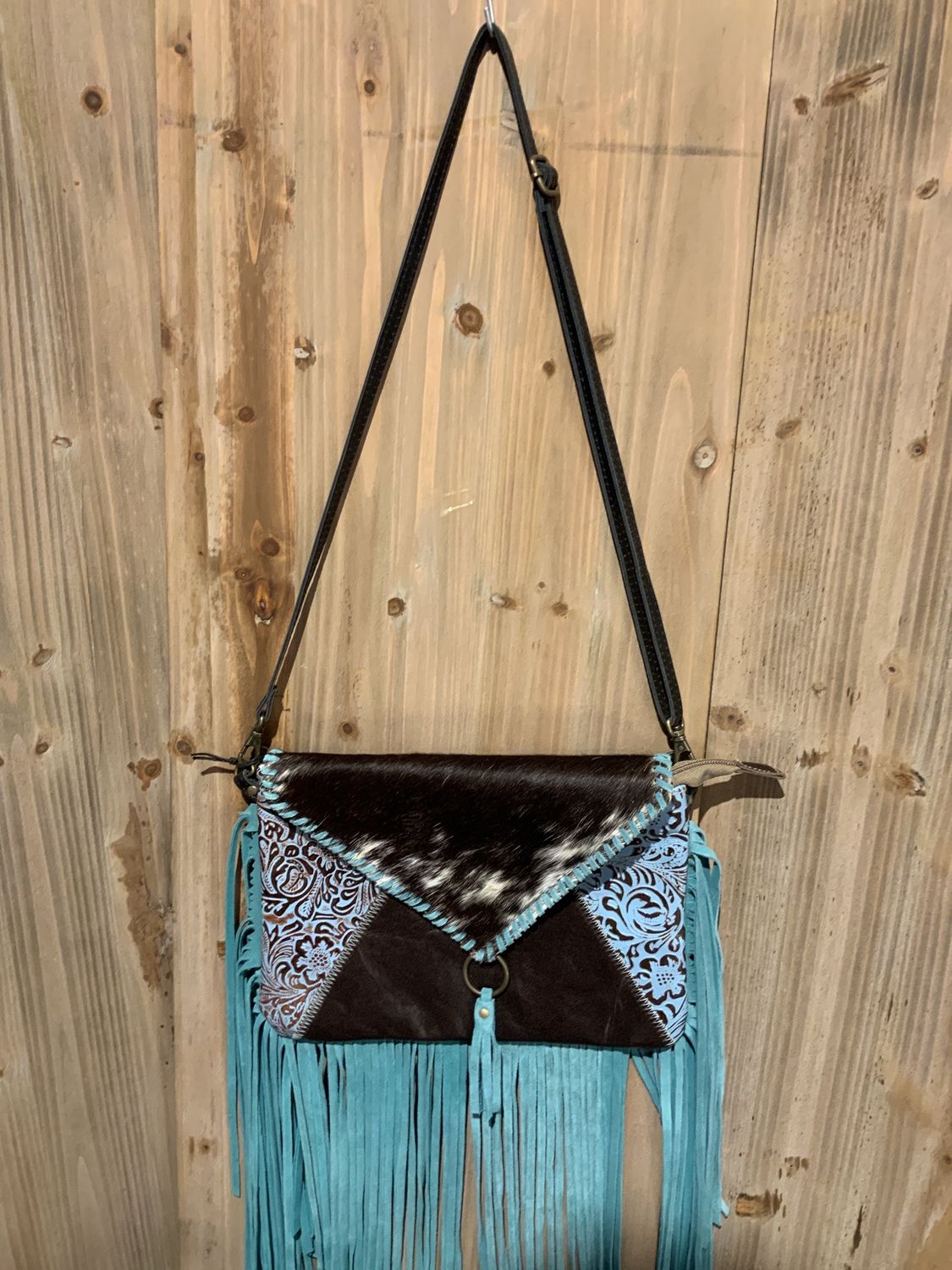 Crossbody, Efferverscence