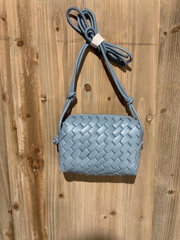 Crossbody, Weave lgt blue