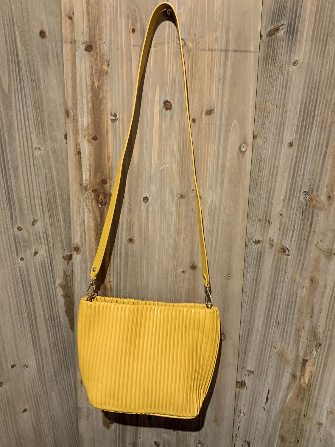 Charm, Cozy Snowman in basket