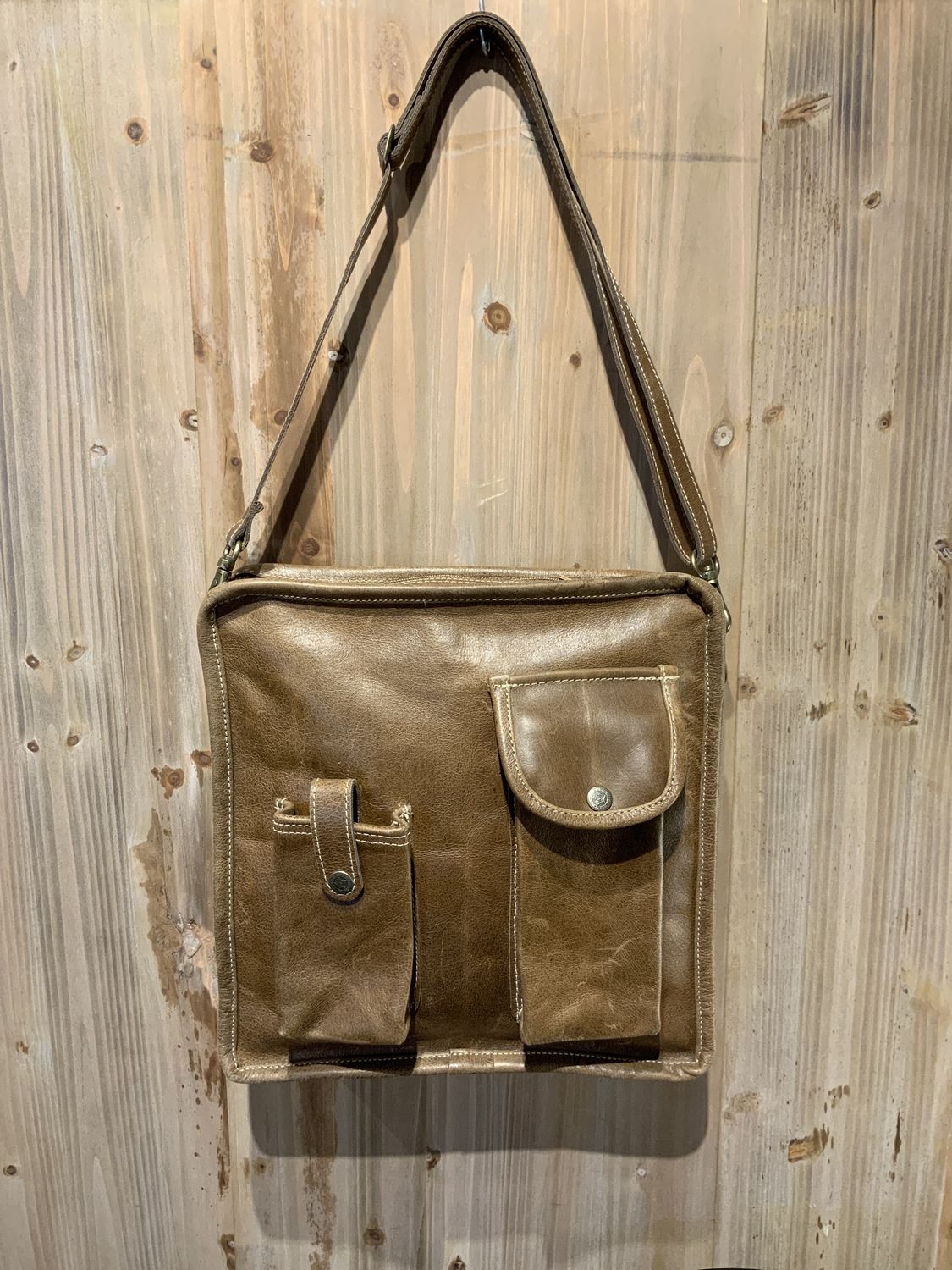 Leather Bag, Azlanie