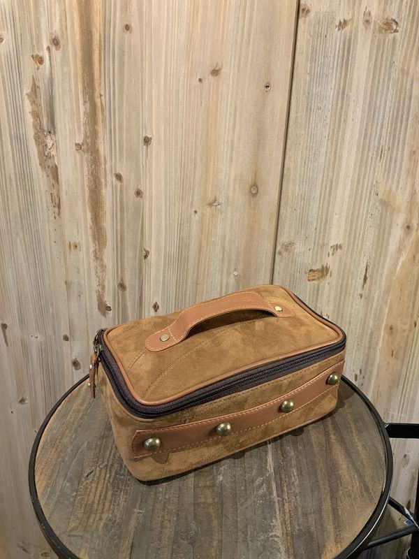 Men&#39;s Care Kit Zip Around Lid