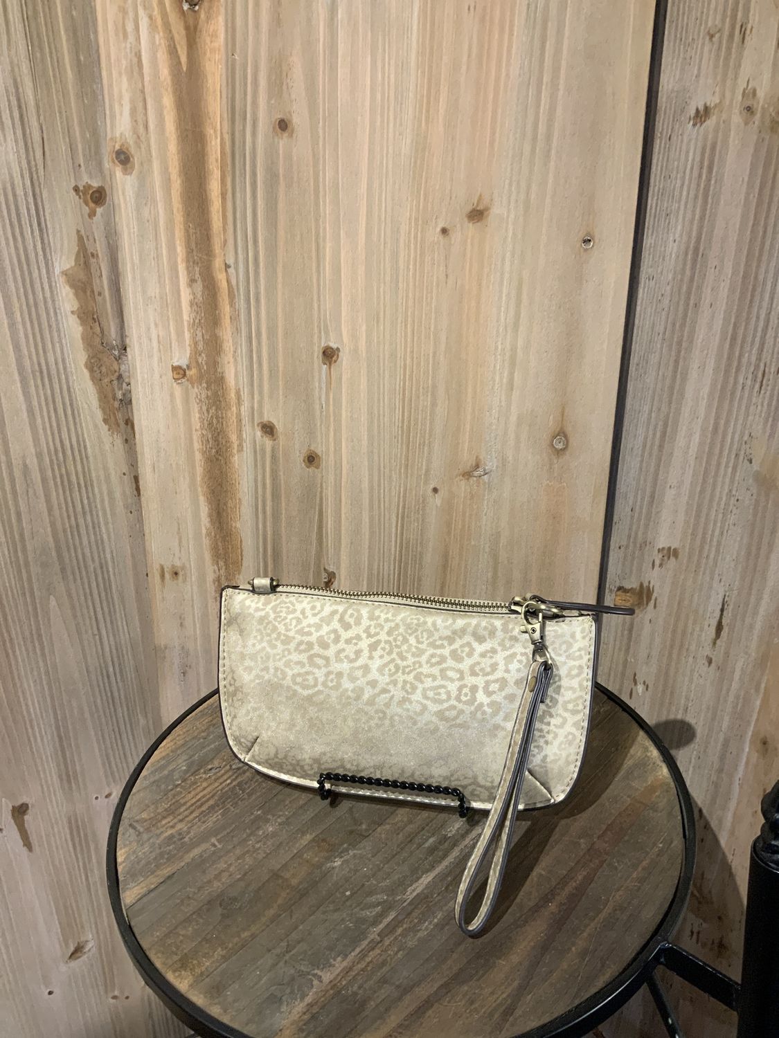 Wristlet Clutch, Crossbody Natural Lep
