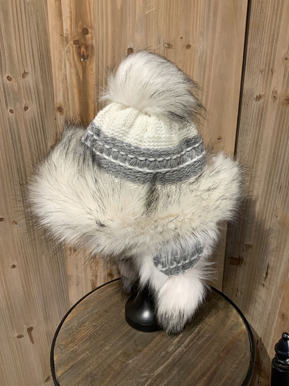 Faux Fur Hat, Bajka Ash