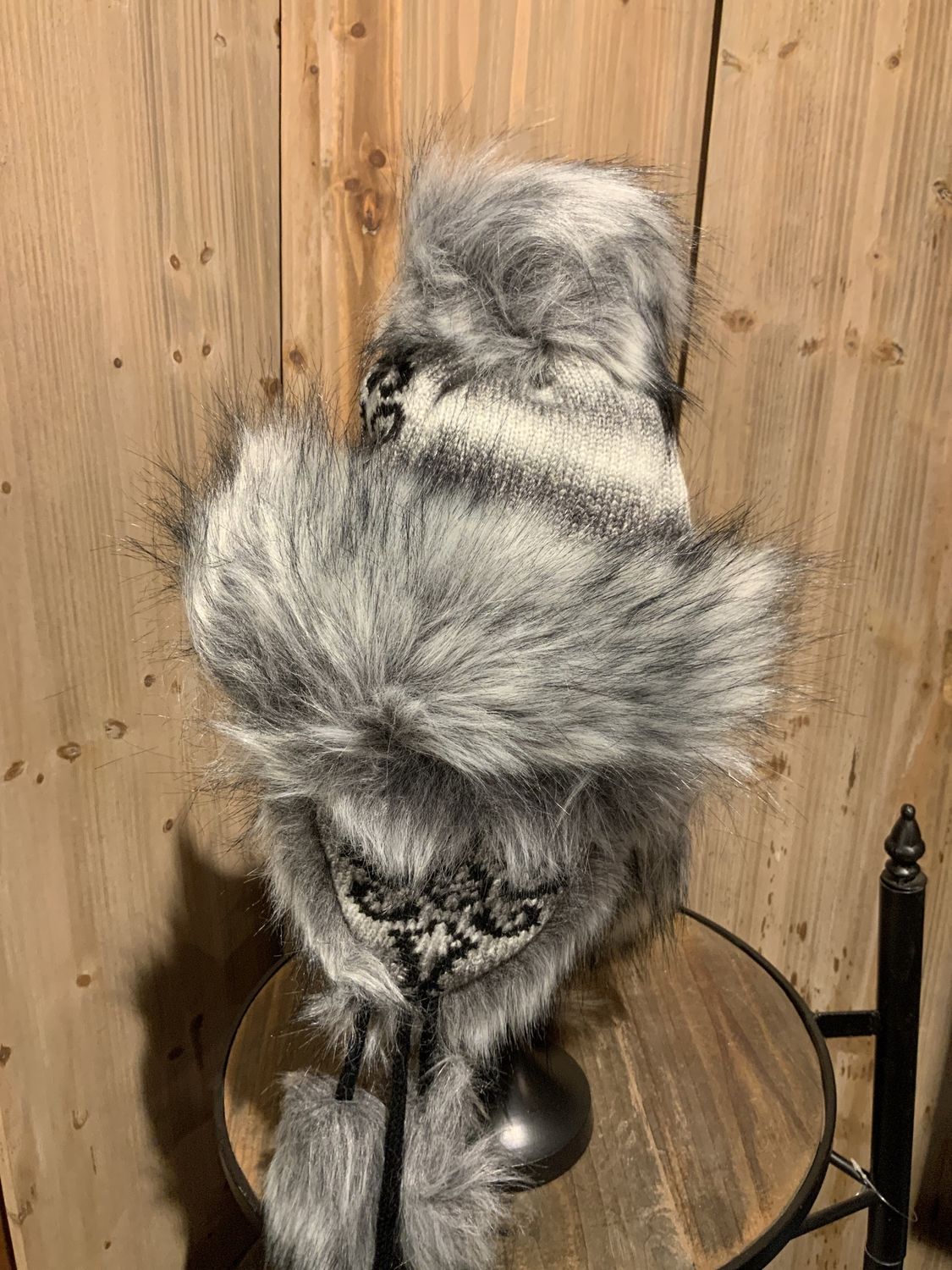 Faux Fur Hat, Bajka Slate