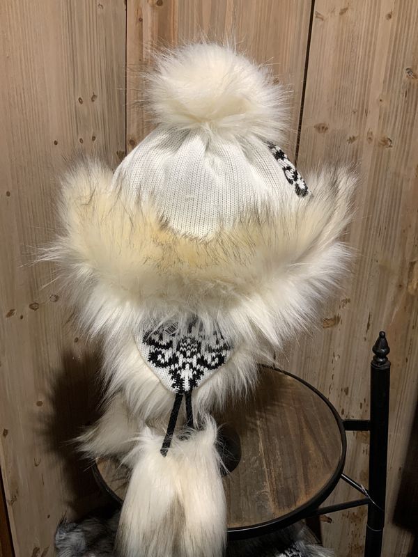 Faux Fur Hat, Bajka Creme/Black