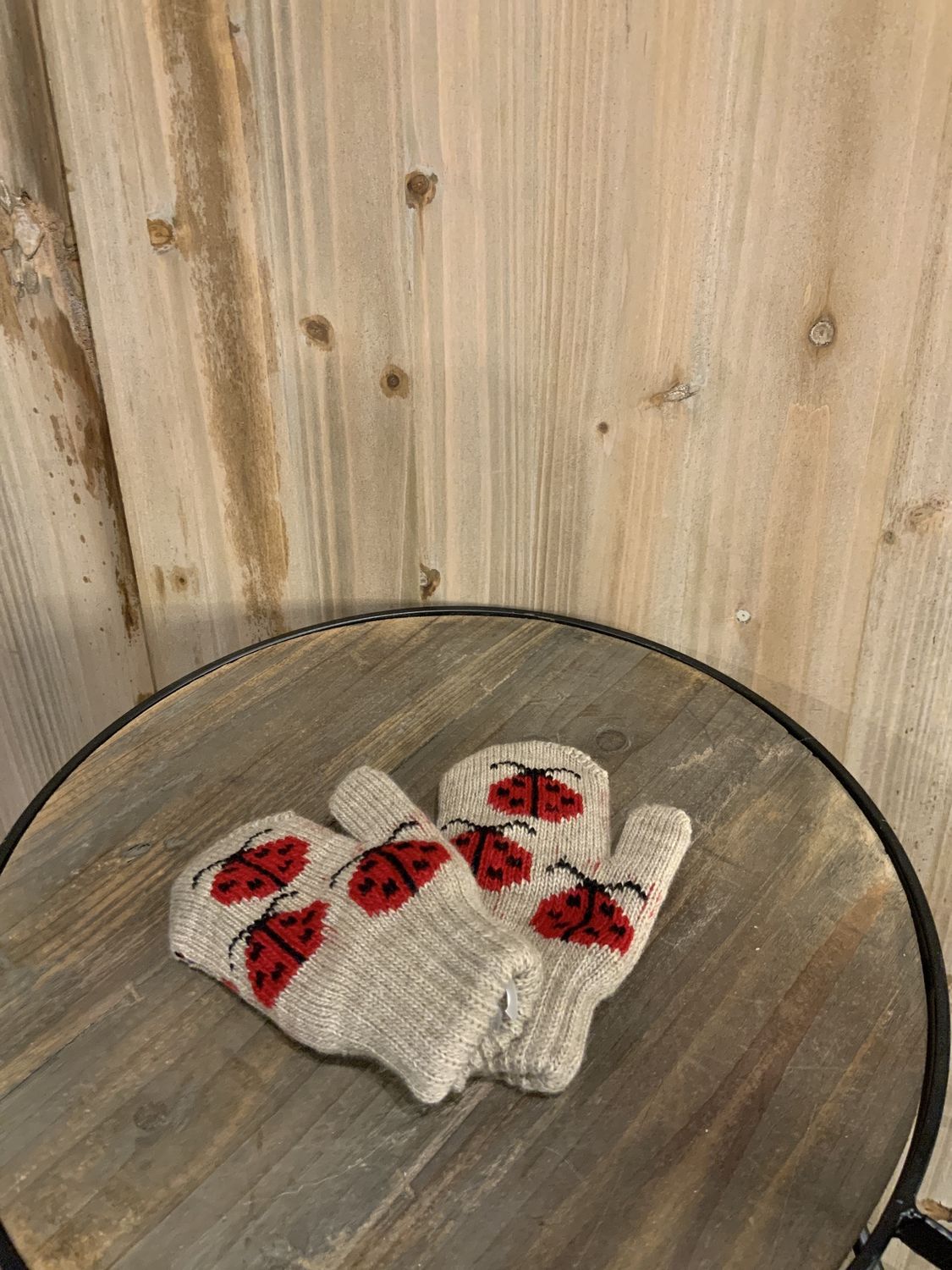 Mittens, Children&#39;s 3 Ladybugs 3-5yrs Light Beige