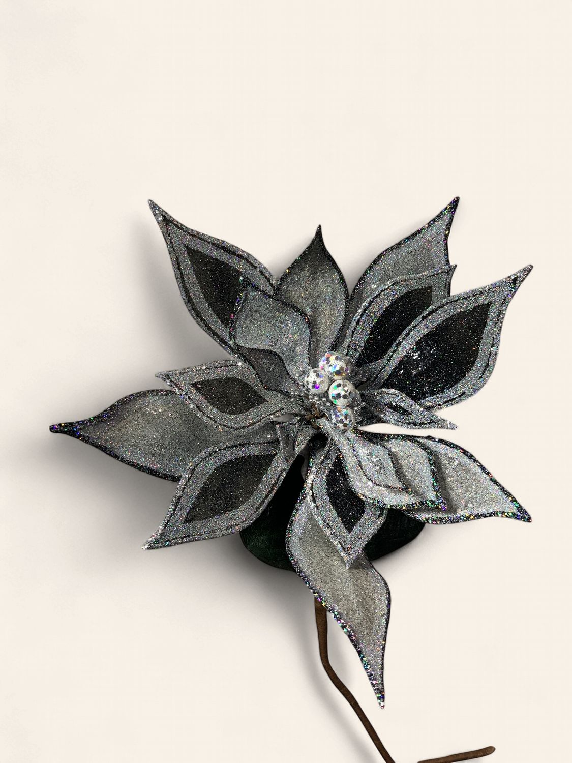 Stem, Poinsettia/White Cluster 22x15 SilBlk