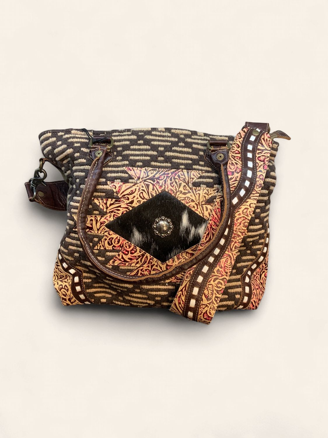 Tote, Evil Eye