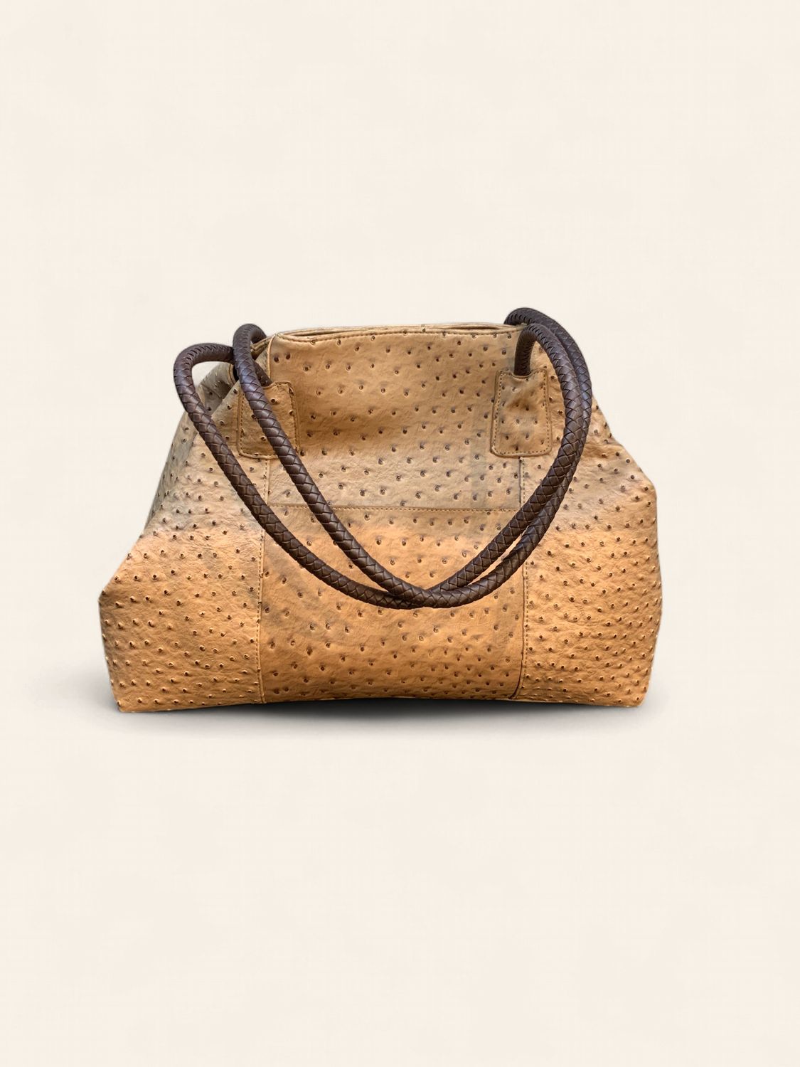 Weekender, Ostrich