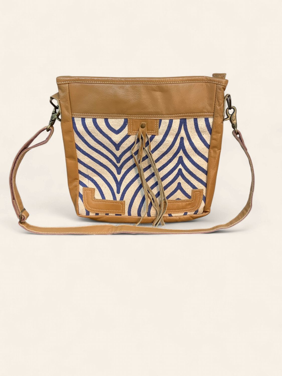 Crossbody, Jaxae