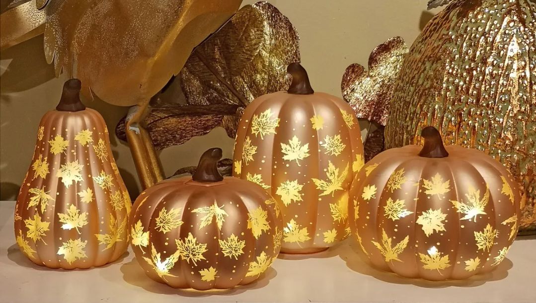 Luminary, Set/4 LED Glass Pumpkins