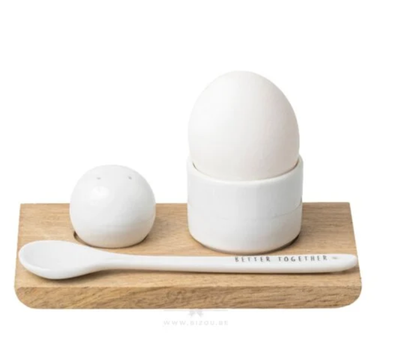 Set : eierdopje plankje, lepel en zoutvaatje