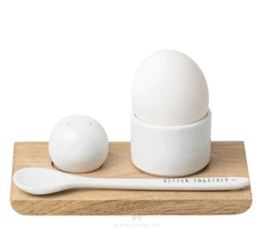Set : eierdopje plankje, lepel en zoutvaatje