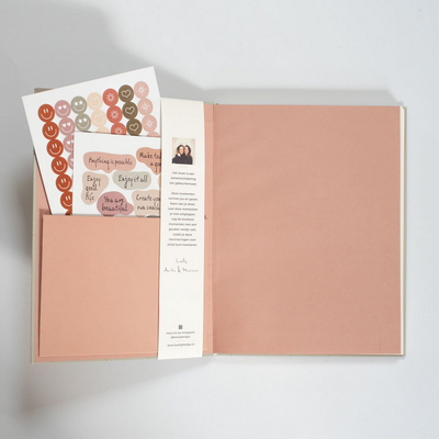 Scrhijfboekje : 'Collect beautiful moments'
