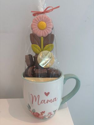 Mok 'mama' gevuld met lekkers