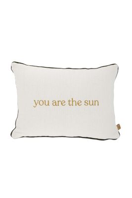 Kussen : 'You are the sun'