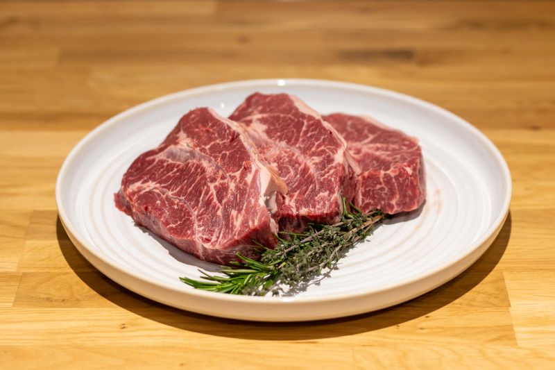 Black Angus sucade