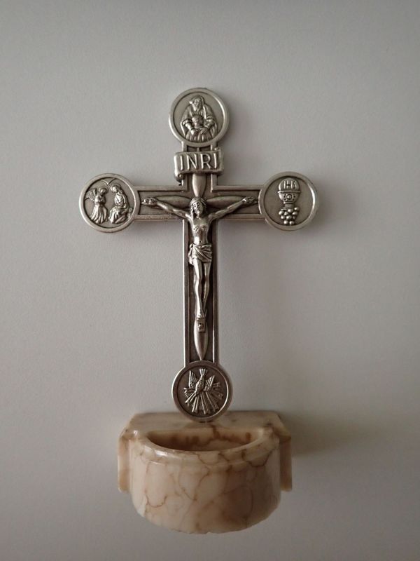 Crucifix With Water Font