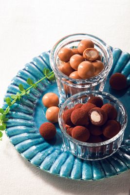 MACADAMIA CHOCOLATE