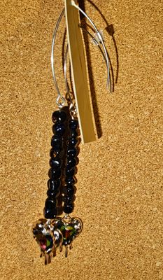 Shimmery Black Onyx &amp; Hearts on V-posts