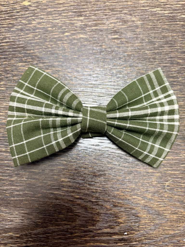 Woodland green Bow