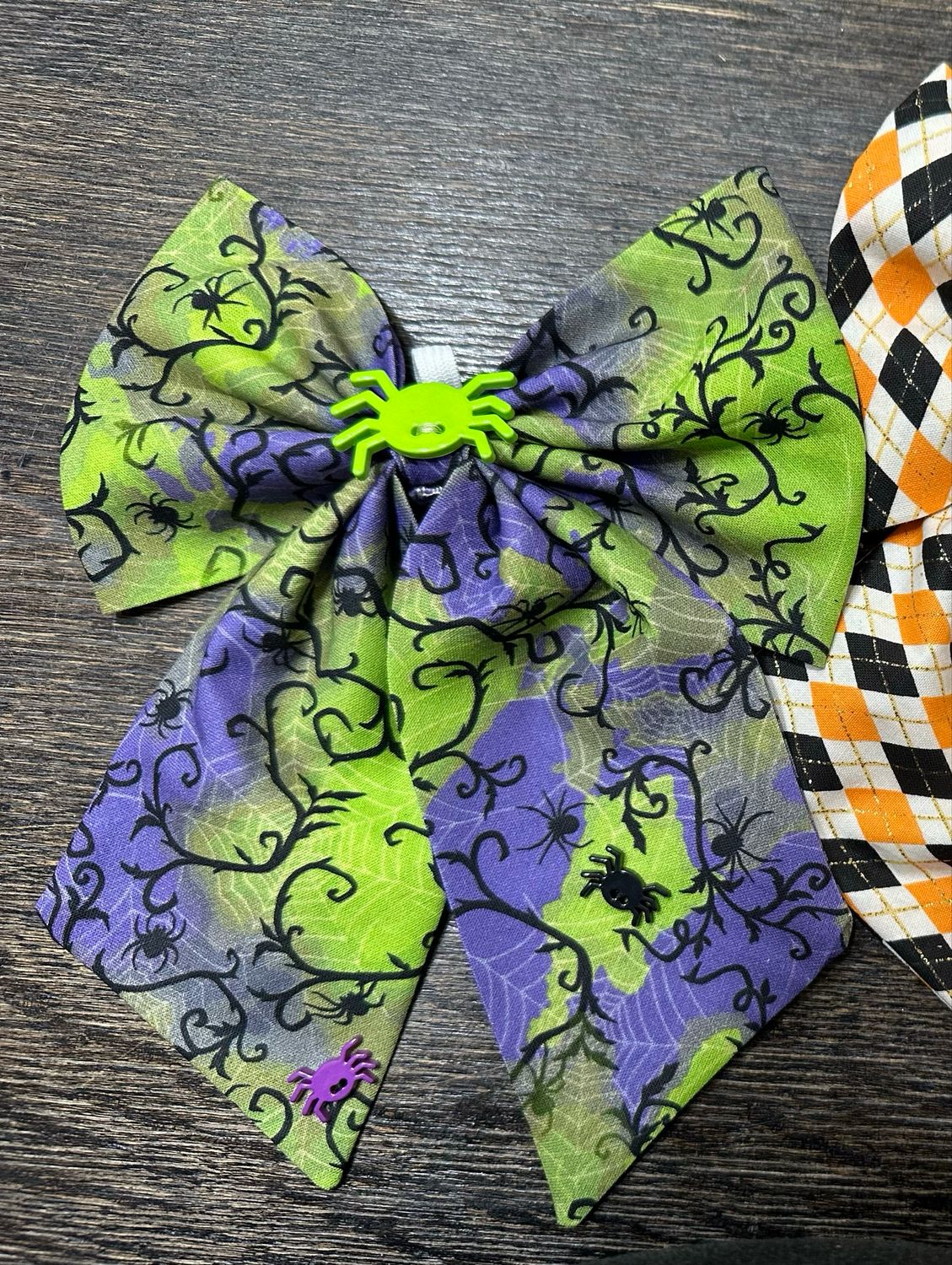 Spooky Spiders Bow