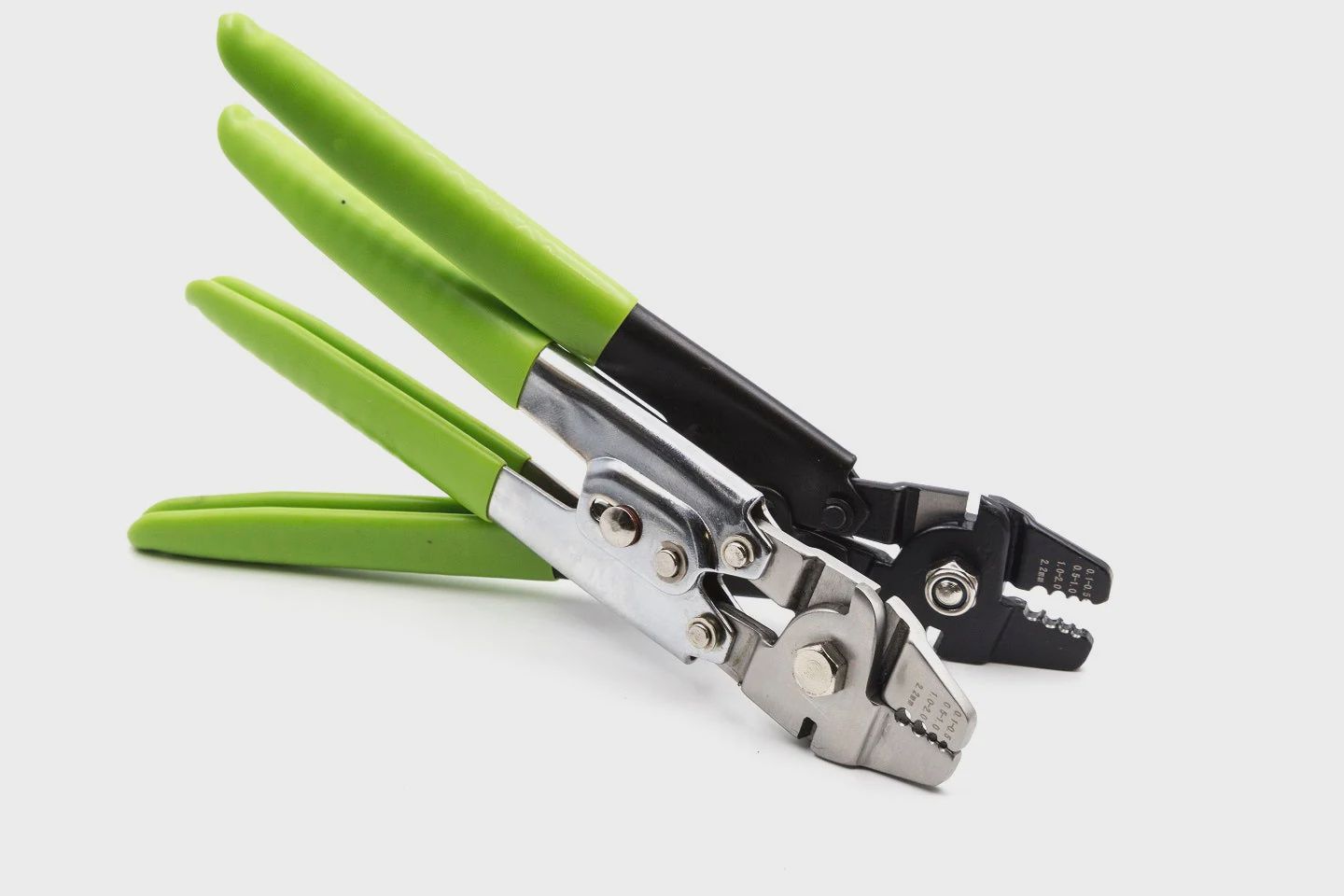SPEAR PRO CRIMPING PLIER WITH STAINLESS STEEL HEAD AND CHROME HANDLE SP982C