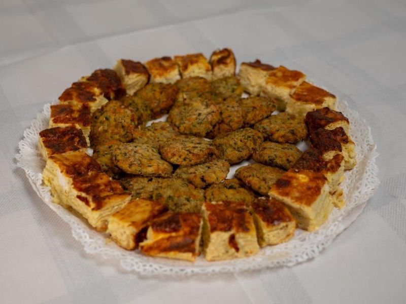 Frittatine con bruscandoli e polpettine di ceci - 50 pz