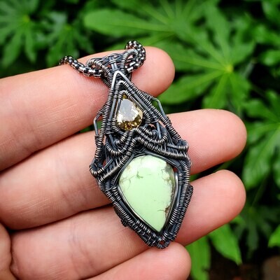 Citrine quartz gemstone with Citron Magnesite