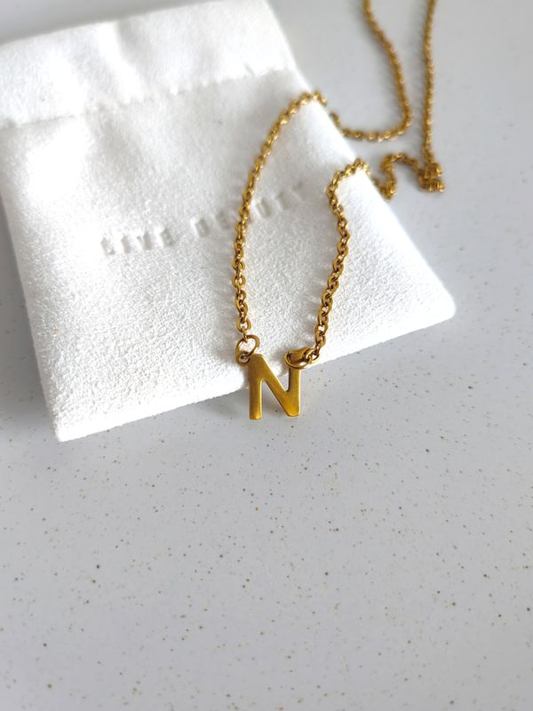 INITIAL NECKLACE